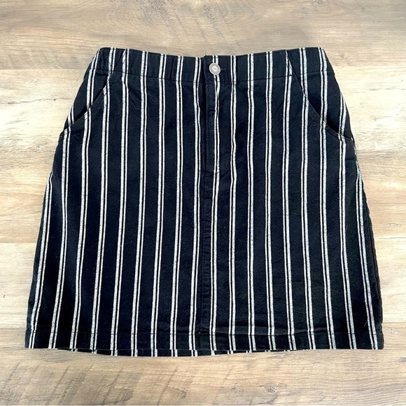 HOLLISTER California Black Pinstriped Mini Pencil Skirt - Picture 1 of 5